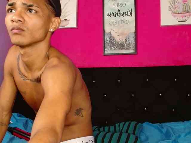 blacktwinks webcam