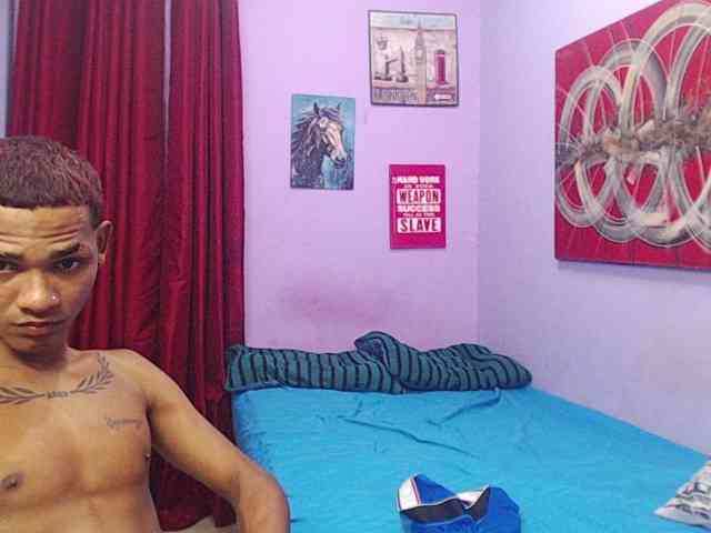 Modelo: blacktwinks