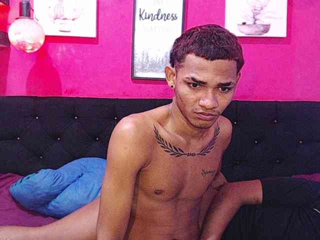 blacktwinks webcam