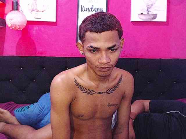 blacktwinks webcam