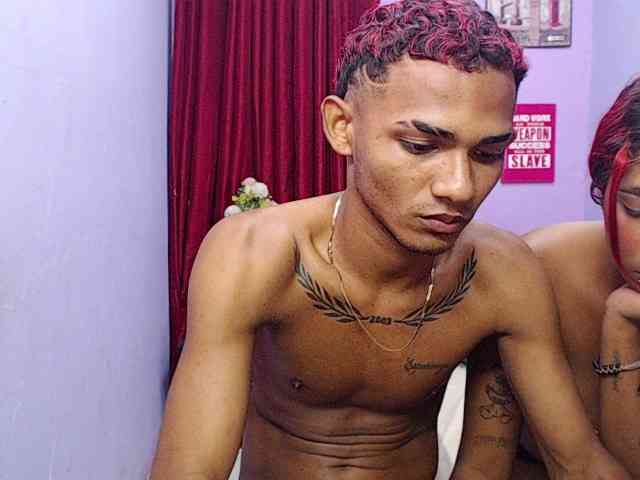 Modelo: blacktwinks