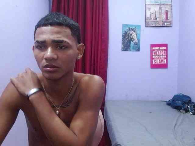 blacktwinks webcam