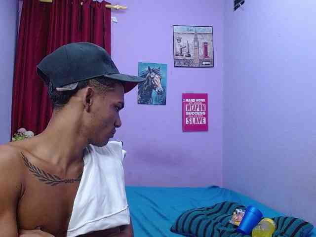 blacktwinks webcam