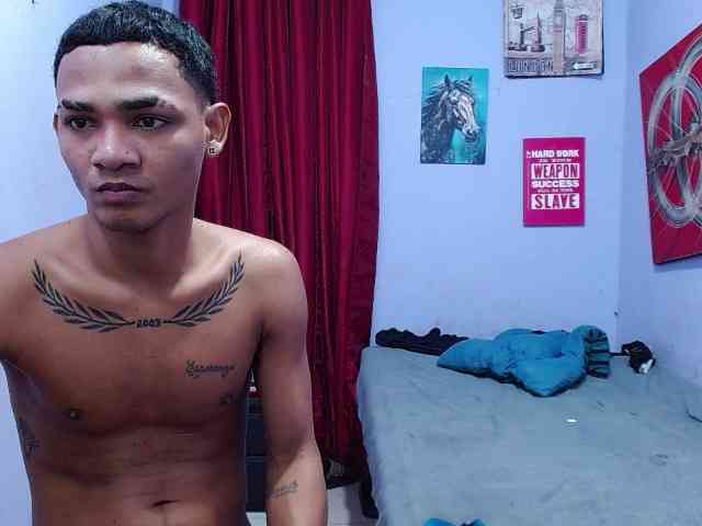 blacktwinks webcam