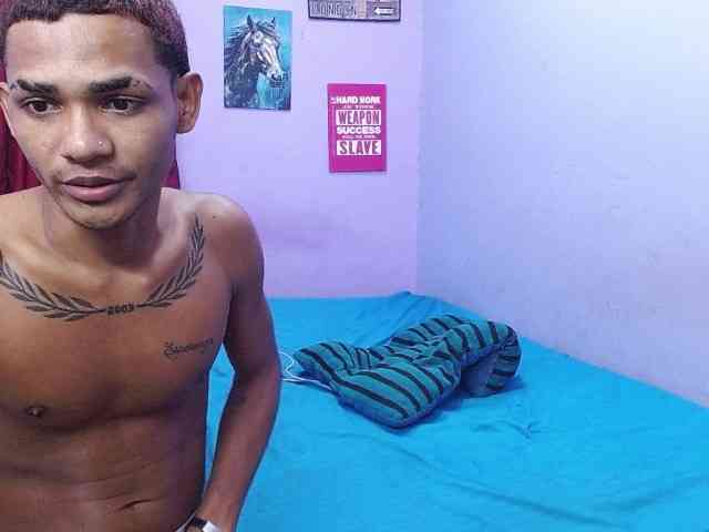 blacktwinks webcam