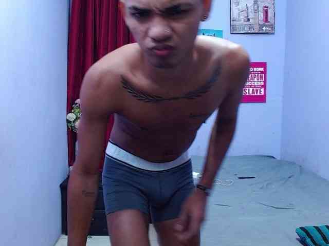 Modelo: blacktwinks