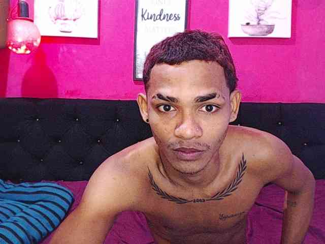 blacktwinks webcam