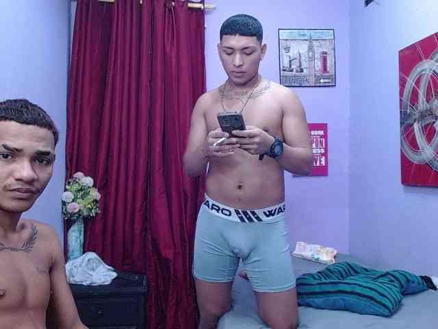 blacktwinks webcam