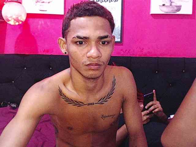 blacktwinks webcam