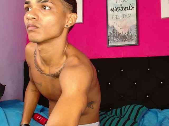 blacktwinks webcam