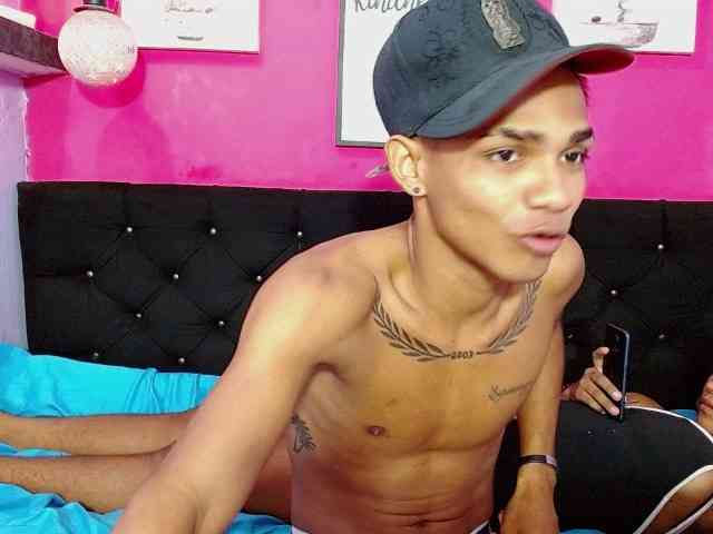 blacktwinks webcam