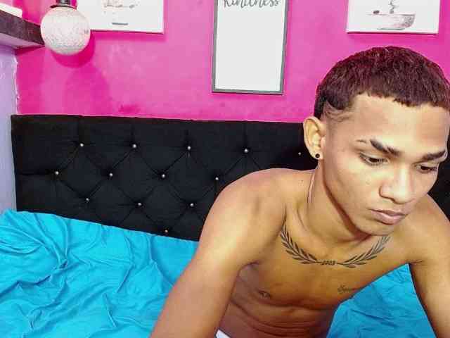 blacktwinks webcam