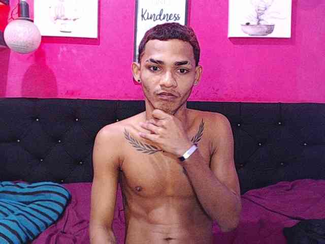 blacktwinks webcam