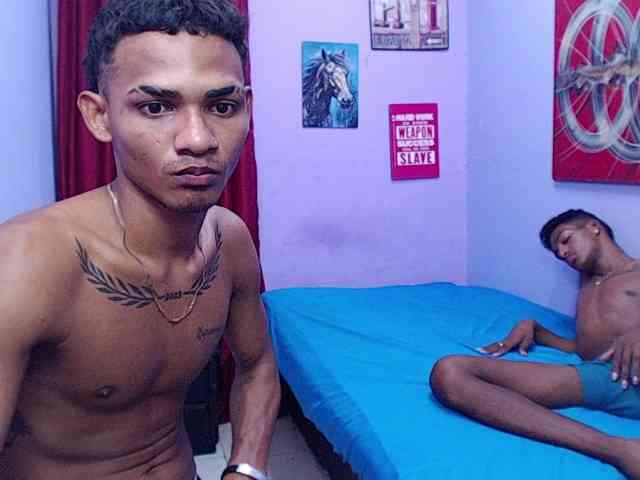 blacktwinks Live Webcam on BongaCams