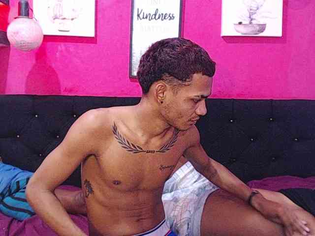 blacktwinks webcam
