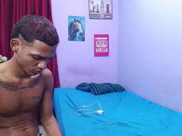 blacktwinks webcam