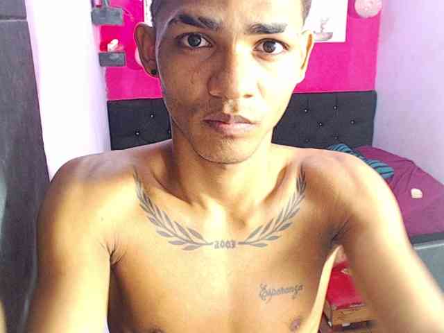 blacktwinks webcam