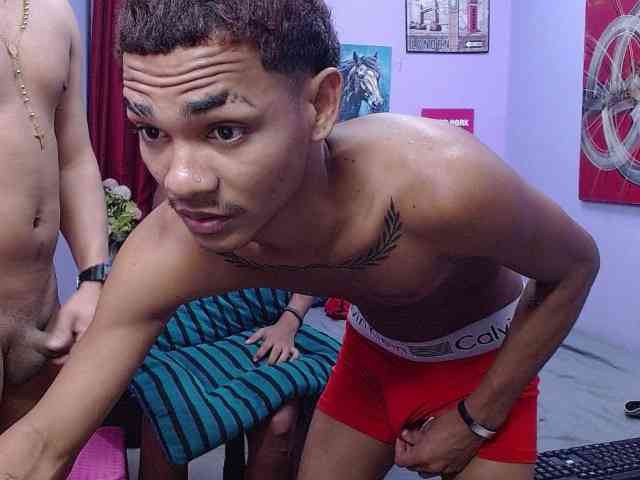 blacktwinks webcam