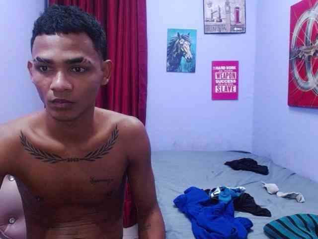 blacktwinks webcam