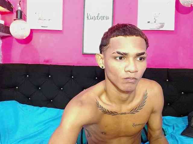 blacktwinks webcam