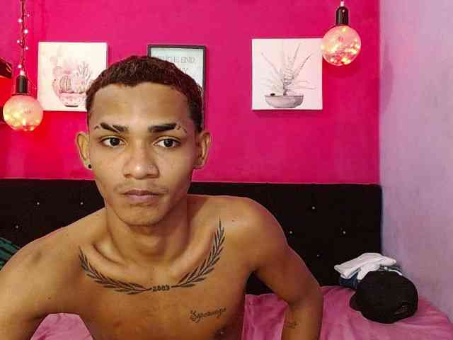 blacktwinks webcam
