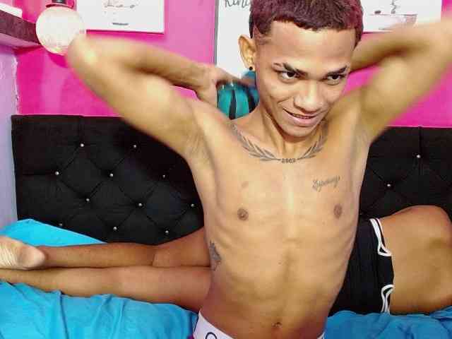 blacktwinks webcam