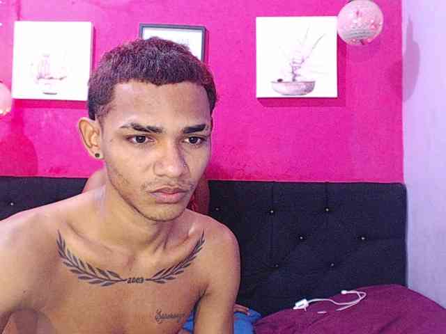 blacktwinks webcam
