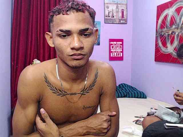 blacktwinks Live Webcam on BongaCams