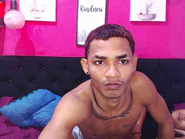 blacktwinks webcam