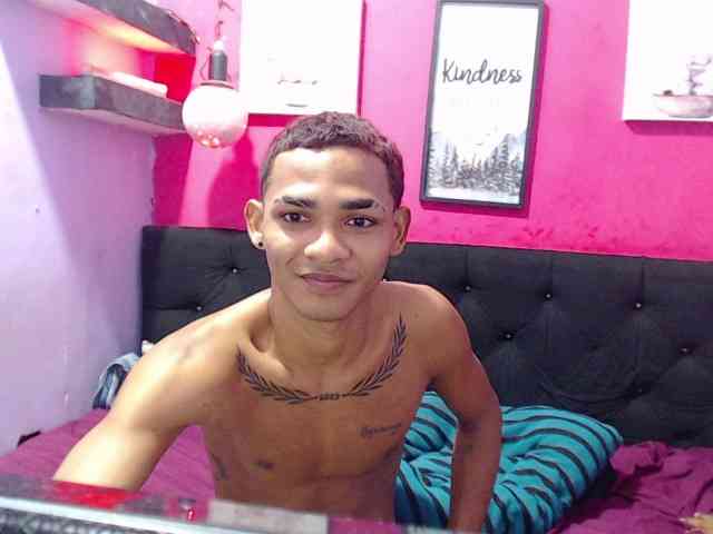 blacktwinks webcam