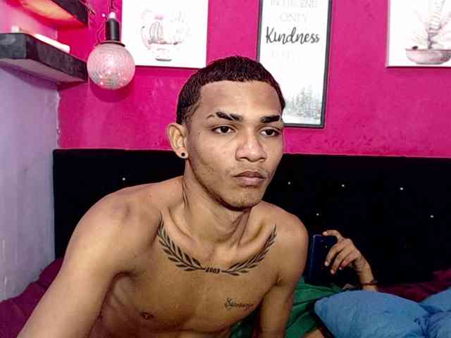 blacktwinks webcam