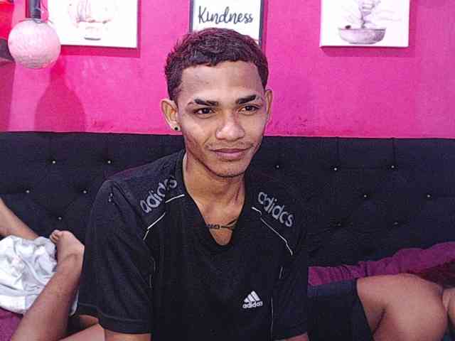 blacktwinks webcam