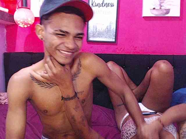 blacktwinks webcam