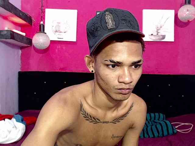 blacktwinks webcam