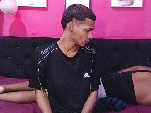 blacktwinks webcam