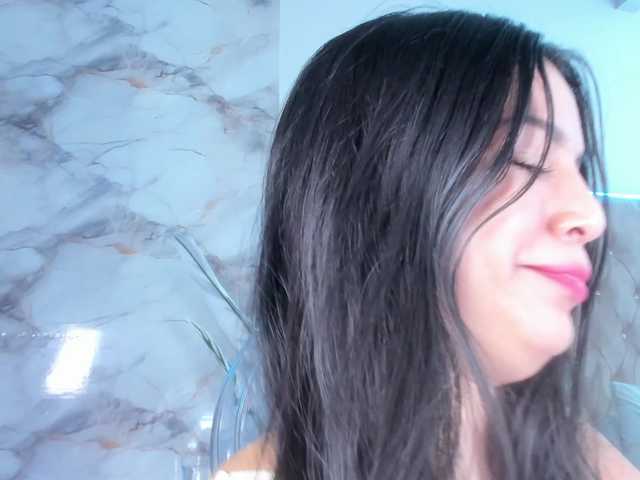 Clara4w live cam on BongaCams
