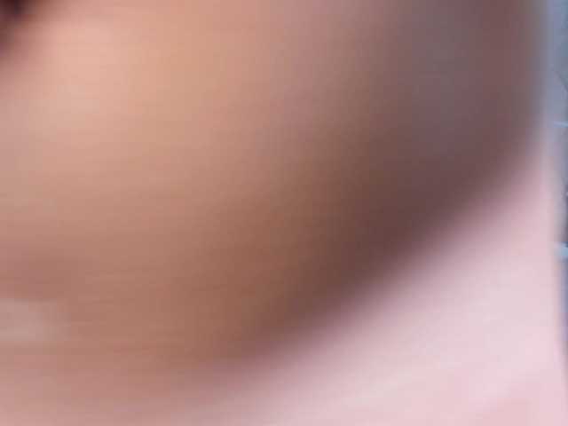 Clara4w live cam on BongaCams