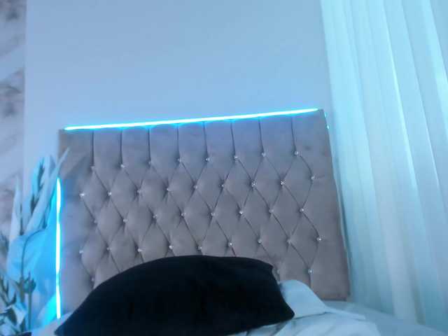 Clara4w live cam on BongaCams