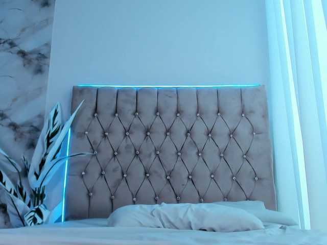 Clara4w live cam on BongaCams