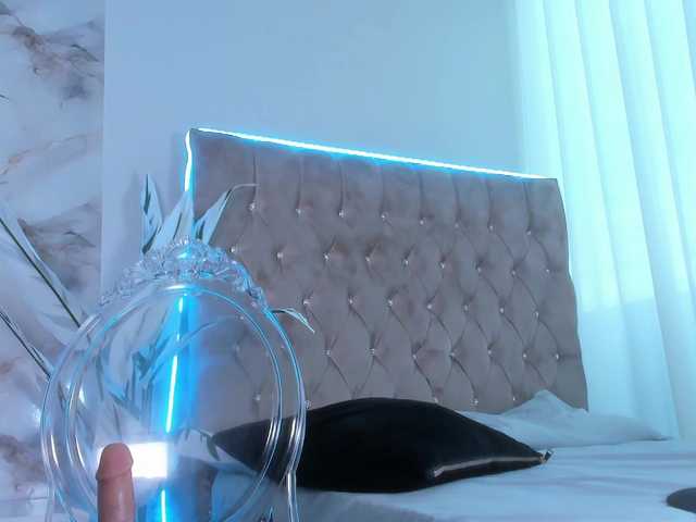 Clara4w live cam on BongaCams
