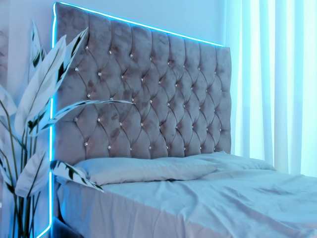 Clara4w live cam on BongaCams