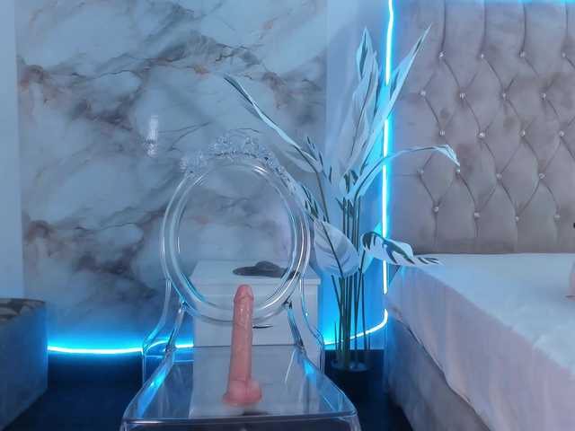 Clara4w live cam on BongaCams