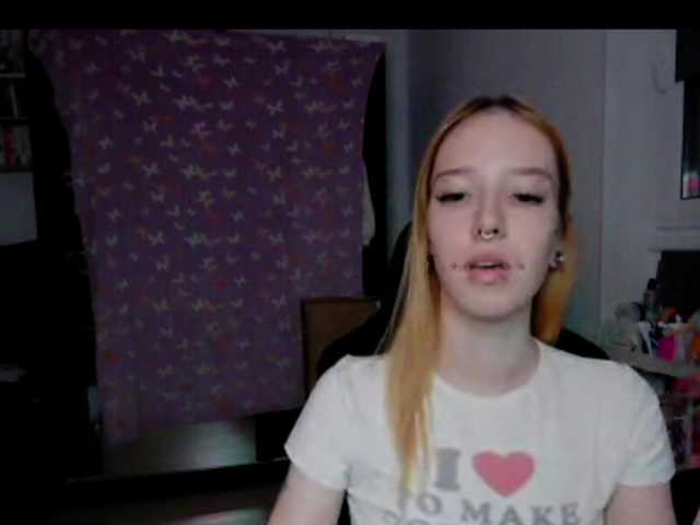 foxSonya live cam on BongaCams