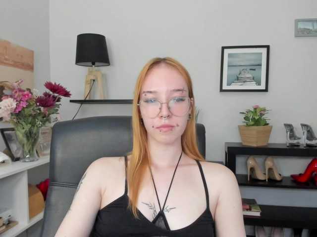 foxSonya live cam on BongaCams
