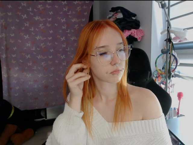 foxSonya live cam on BongaCams