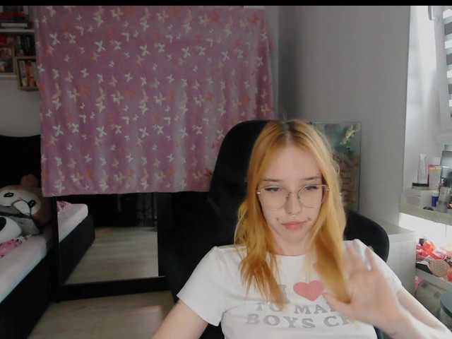 foxSonya live cam on BongaCams