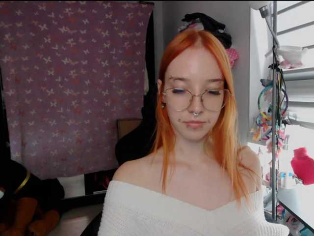 foxSonya live cam on BongaCams