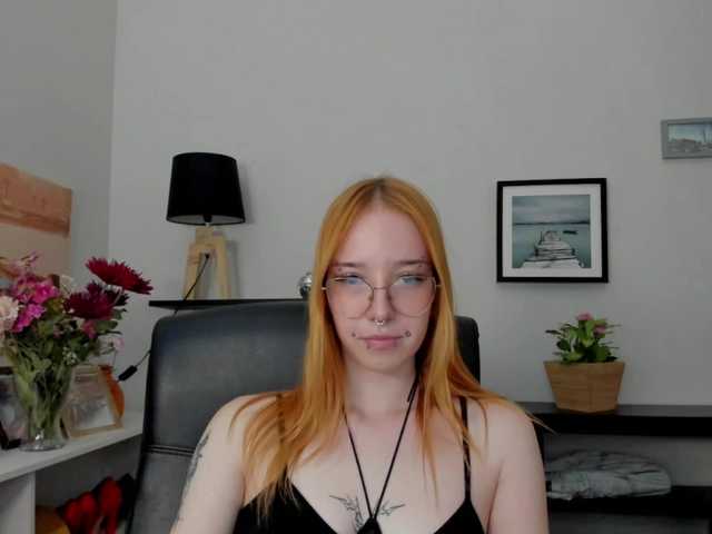 foxSonya live cam on BongaCams