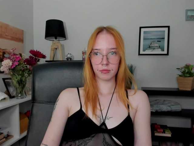 foxSonya live cam on BongaCams