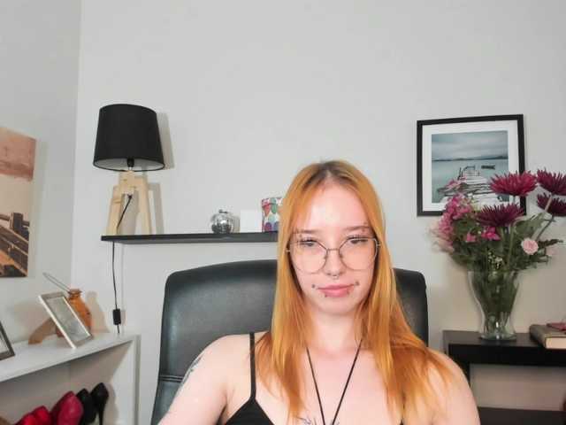 foxSonya live cam on BongaCams